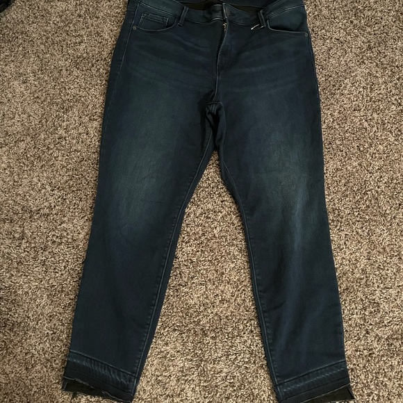 Old navy pants - Picture 2 of 2